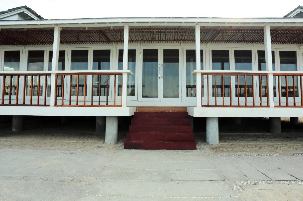 Azana Essence Villa Tabitha Lombok Bumbang Exteriör bild