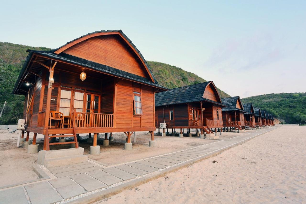 Azana Essence Villa Tabitha Lombok Bumbang Exteriör bild