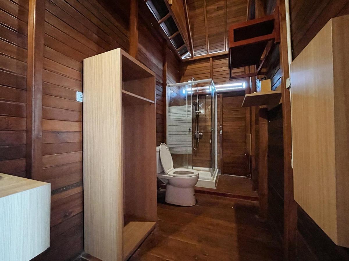 Azana Essence Villa Tabitha Lombok Bumbang Exteriör bild