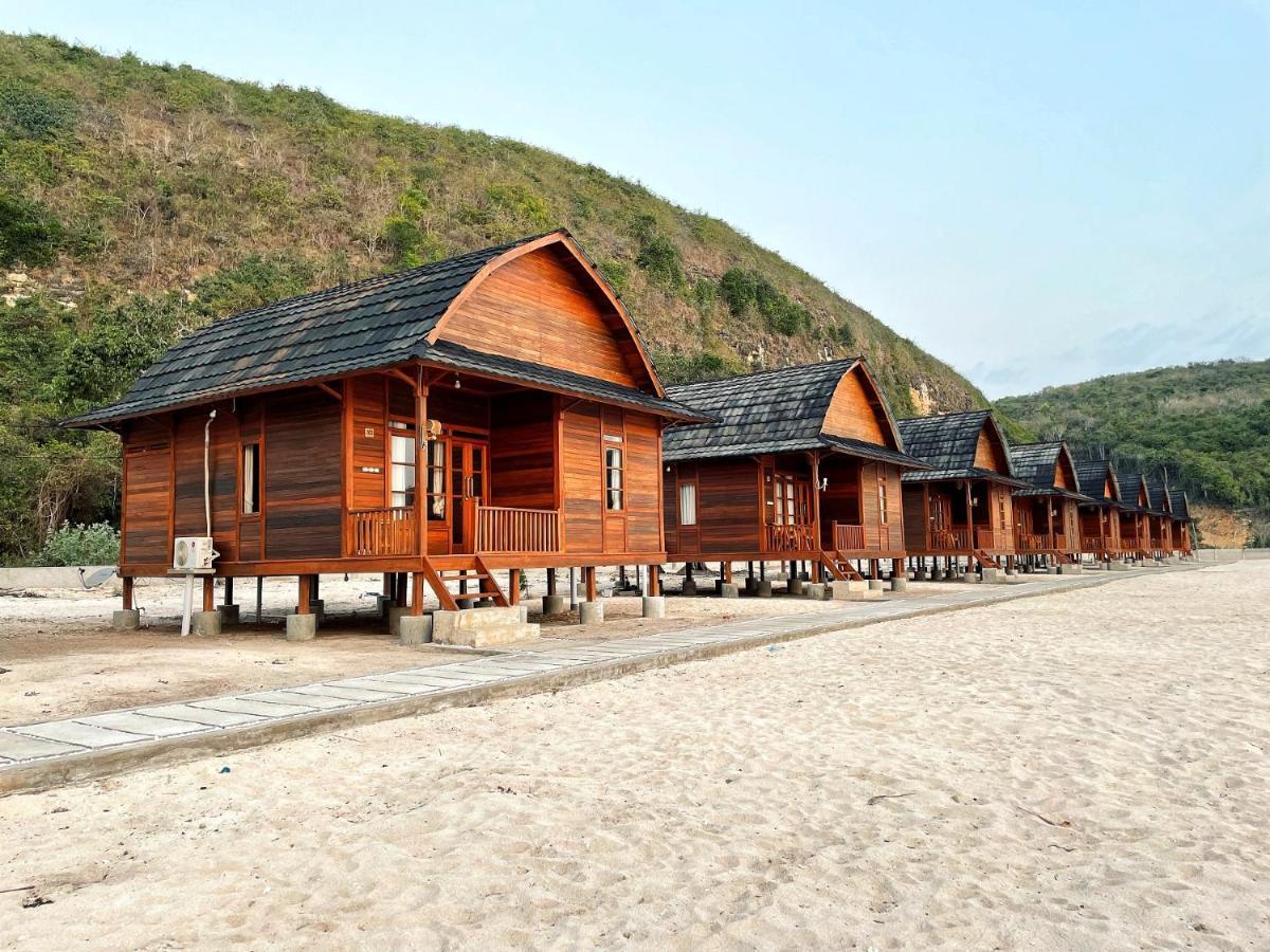 Azana Essence Villa Tabitha Lombok Bumbang Exteriör bild