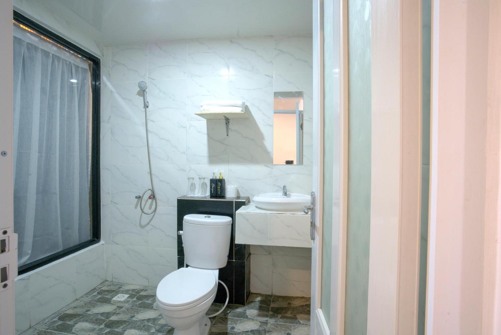Azana Essence Villa Tabitha Lombok Bumbang Exteriör bild